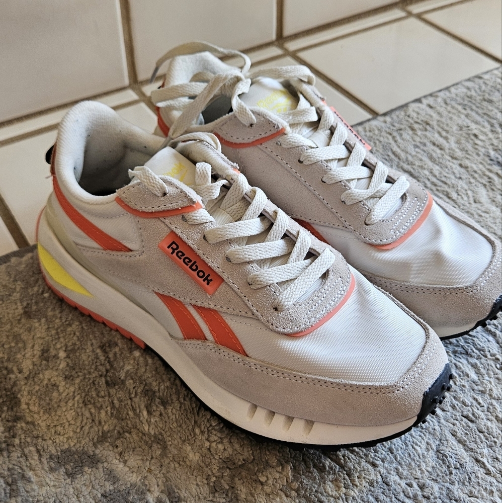 Women's Reebok Classic Aztrek Double Mix Low Top Athletic Sneakers